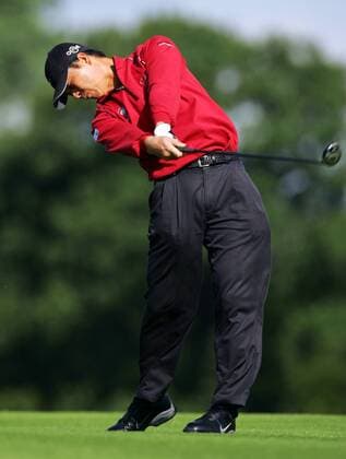 Kyoung Ju Choi (Südkorea) - Abschlag Golf Herren Deutsche Bank Players Championship of Europe 2005, Open, Golfen Einzelbild Gut Kaden Kyung Hamburg Dynamik,