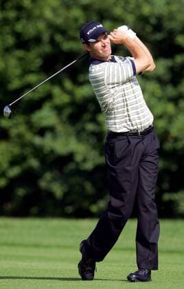 Padraig Harrington (Irland) schaut seinem Schlag hinterher Golf Herren Deutsche Bank Players Championship of Europe 2005, Open, Golfen Einzelbild Gut Kaden Hamburg
