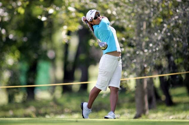 Ai Miyazato (Japan) schaut ihrem Abschlag hinterher Golf Damen Evian Masters 2005, LPGA Tour, Frauengolf, Frauen, Golfen Einzelbild pan10229 Evian les Bains  