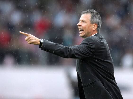 Trainer Lucien Favre (FC Zürich) gibt Anweisungen Fußball Herren Super League 2005 2006, Nationalliga A, NLA, 1. Schweizer Liga, FCZ Einzelbild Zürich