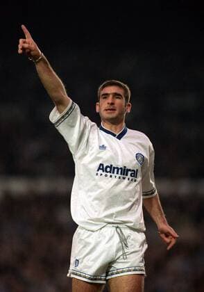Eric Cantona (Leeds) gibt Anweisungen -  Fußball Herren English Premier League 1992 1993, Leeds United FC, 1. Englische Liga, Vneg Einzelbild Leeds