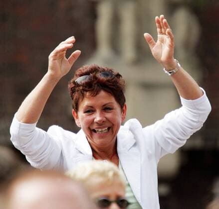 Marianne Kaatz feuert ihren Filius Jan Ullrich (Deutschland T Mobile) an Radsport Herren HEW Cyclassics 2005, ProTour, Straßenradsport, Straße, Rad, Einzelbild Hamburg Freude,