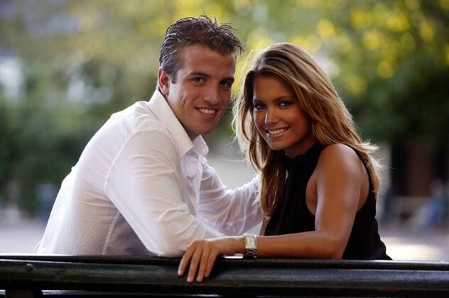 Rafael van der Vaart (Ajax Amsterdam) mit seiner Freundin, MTV Moderatorin Sylvie Meis (beide Niederlande) -  Fußball Herren Eredivisie 2003 2004, Ehrendivision, 1. Niederländische Holländische Liga Gruppe Amsterdam Freude,