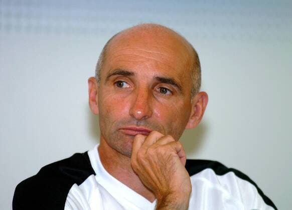 Fußball, Trainerhistorie, Blau-Weiß 90 Berlin Trainer Horst Ehrmantraut (Saarbrücken) nachdenklich während einer Pressekonferenz Fußball 2. BL Herren Saison 2005 2006, PK, Pressetermin, 1. FC Saarbrücken Porträt Saarbrücken Nachdenklichkeit,