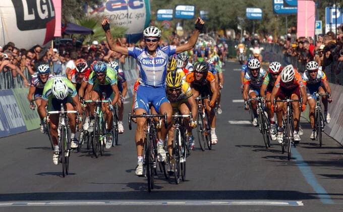 Filippo Pozzato (Italien Quick Step) gewinnt den Giro del Lazio 2005 -  Radsport Herren Giro del Lazio 2005, Straßenradsport, Rad, Radrennen, Straße Totale Freude,
