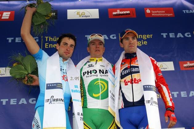 Bert Grabsch (Phonak, Mitte), Sieger der Hainleite 2005, neben Thomas Ziegler (Gerolsteiner beide Deutschland, li.) und Leon van Bon (Niederlande Davitamon Lotto) Radsport Herren 80. TEAG Hainleite 2005, Straßenradsport, Straße, Rad Gruppe Erfurt