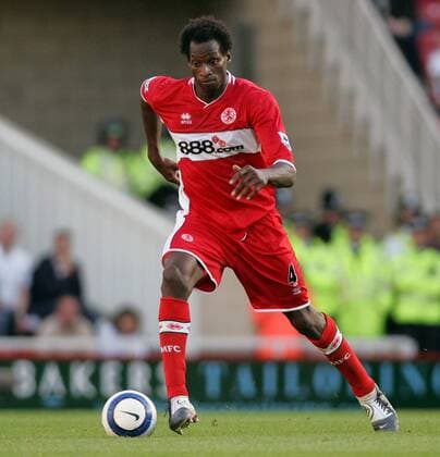 Ugo Ehiogu (Middlesbrough) am Ball -  Fußball Herren English Premier League 2005 2006, 1. Englische Liga, FC Middlesbrough Einzelbild Middlesbrough Dynamik,