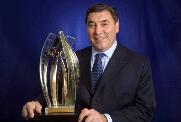 Radsportlegende Eddy Merckx (Belgien) - Belgiens Sportler des Jahrtausends -  Radsport Herren 2000, Straßenradsport, Straße, Rad, Sportler des Milleniums, Millenium, Jahrtausend Einzelbild Freude,
