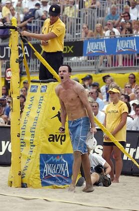 Jake Gibb (USA) schreit nach einer Entscheidung zu seinen Ungunsten seinen Frust heraus - (Icon4030693) Beachvolleyball Herren Huntington Beach Open 2005, AVP Nissan Series Einzelbild Huntington Beach Wut, Verzweiflung, Enttäuschung, EDITORIAL USE ONLY