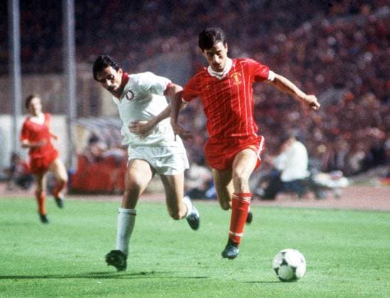 Ian Rush (Liverpool, re.) gegen Roberto Pruzzo (AS Rom) -  Fußball EC 1 Herren Europapokal der Landesmeister 1983 1984, Europacup, Finale, Endspiel, FC Liverpool - AS Rom 5:3 n.E. Gruppe Rom Dynamik,