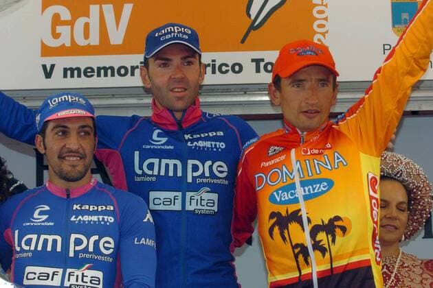 Siegerehrung des Giro del Veneto 2005, v.li.: Salvatore Commesso, Sieger Eddy Mazzoleni (beide Italien beide Lampre) und Serhiy Hontchar (Ukraine Domina Vacanze) -  Radsport Herren Giro del Veneto 2005, Straßenradsport, Straße, Rad, Vdig Gruppe