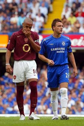 Thierry Henry (Arsenal, li.) enttäuscht neben John Terry (Chelsea) -  Fußball Herren English Premier League 2005 2006, 1. Englische Liga, Chelsea FC London - Arsenal FC London 1:0, Gruppe London Enttäuschung,
