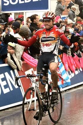Etappensieger Cadel Evans (Australien Davitamon Lotto) - Zielankunft Radsport Herren Deutschland Tour 2005, Deutschlandtour, ProTour, Straßenradsport, Straße, Rad, Rundfahrt Einzelbild 7. Etappe: Singen - Feldberg Freude,