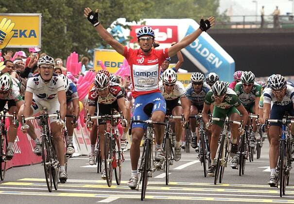 Daniele Bennati (Italien Lampre Caffita, Mitte) gewinnt die 9. Etappe der Deutschlandtour 2005 Radsport Herren Deutschland Tour 2005, Deutschlandtour, ProTour, Straßenradsport, Straße, Rad, Rundfahrt Gruppe 9. Etappe : Bad Kreuznach - Bonn