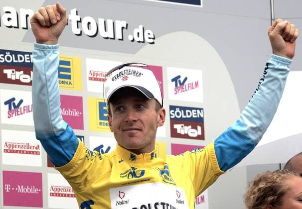 Siegerehrung der Deutschlandtour 2005: Gesamtsieger Levi Leipheimer (USA Gerolsteiner) jubelt Radsport Herren Deutschland Tour 2005, Deutschlandtour, ProTour, Straßenradsport, Straße, Rad, Rundfahrt Einzelbild 9. Etappe : Bad Kreuznach - Bonn Freude,