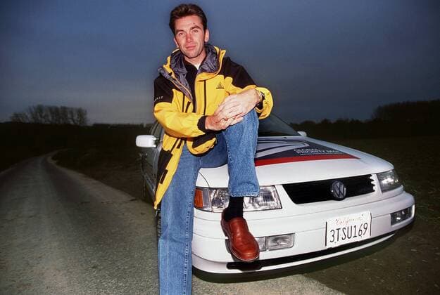 Sportlicher Leiter Johan Bruyneel (Belgien US Postal Service) sitzt auf einem Begleitfahrzeug -  Radsport Herren Radsport 1998, Rad, Straße, Straßenradsport, Vdia Einzelbild Aufnahmedatum geschätzt