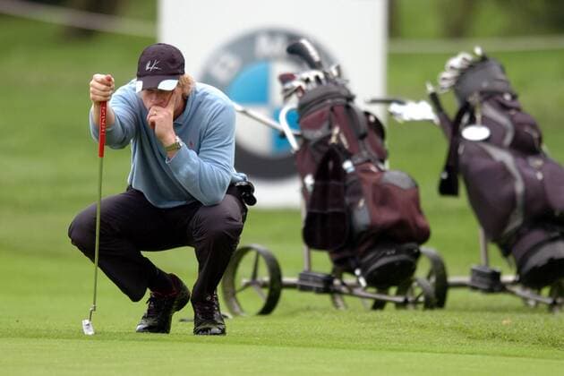 Torwart Oliver Kahn (FC Bayern München) spielt als Ausgleich Golf Fußball Herren Saison 2005 2006, FC Bayern München, Golfen, Golf Einzelbild Golfclub Eichenried Nord München
