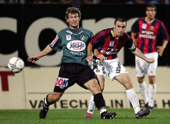 Andreas Schicker (Ried, li.) gegen Steffen Hofmann (Rapid Wien) Fußball Herren tmobileBundesliga 2005 2006, 1. Österreichische Liga, SV Josko Ried - SK Rapid Wien 2:2 Gruppe Ried