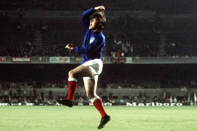 Torschütze Willie Johnston (Rangers) jubelt -  Fußball EC 2 Herren Europapokal der Pokalsieger 1971 1972, Europacup, Glasgow Rangers Einzelbild Barcelona Dynamik, Begeisterung, Freude,