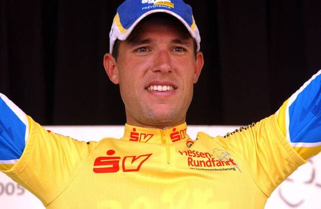 Siegerehrung nach der ersten Etappe: Etappensieger Jean Patrick Nazon (Frankreich AG2R Prevoyance) im gelben Trikot des Gesamtführenden Radsport Herren Internationale Hessen Rundfahrt 2005, Hessenrundfahrt, Straßenradsport, Straße, Rad Einzelbild 1. Etappe: Frankfurt - Klingenberg am Main