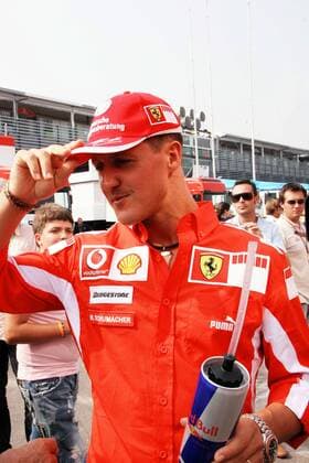 Michael Schumacher (Deutschland Ferrari) unterwegs im Fahrerlager Motorsport Grand Prix Herren Großer Preis von Italien 2005, Formel 1 Weltmeisterschaft, F1, F, GP, WM Einzelbild Monza