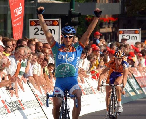 Piotr Wadecki (Polen Intel Action) gewinnt die zweite Etappe der Hessen Rundfahrt 2005 vor Lars Boom (Niederlande Rabobank) Radsport Herren 24. Internationale Hessen Rundfahrt 2005, Hessenrundfahrt, Straßenradsport, Straße, Rad Gruppe 2. Etappe: Klingenberg M. - Fulda Freude,