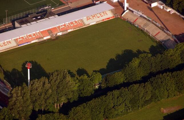 Fußball, Stadiongeschichte Rot Weiß Ahlen Das Wersestadion, Heimspielstätte des LR Ahlen, aus der Vogelperspektive Fußball 2. BL Herren Saison 2004 2005, LR Ahlen, Vdig Totale Wersestadion Ahlen
