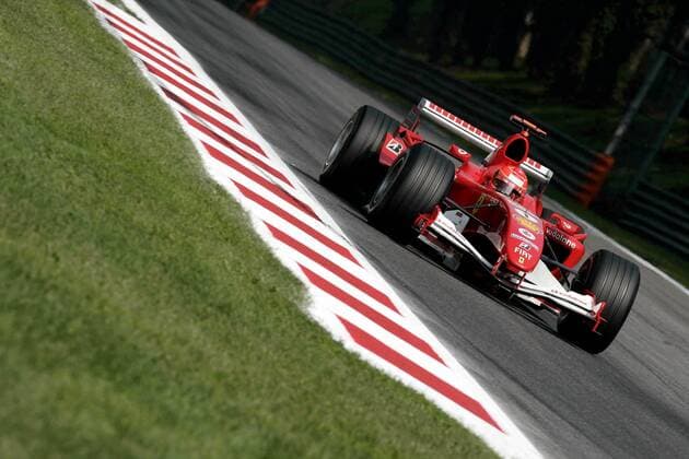 Michael Schumacher (Deutschland Ferrari) in seinem Boliden Motorsport Grand Prix Herren Großer Preis von Italien 2005, Formel 1 Weltmeisterschaft, F1, F, GP, WM, Freies Training Einzelbild Monza
