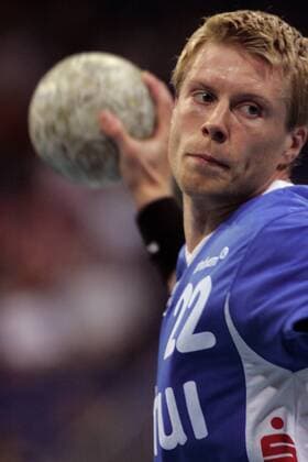 Gudjon Valur Sigurdsson (Gummersbach) am Ball Handball 1. BL Herren Saison 2005 2006, VfL Gummersbach Einzelbild Hannover Dynamik,