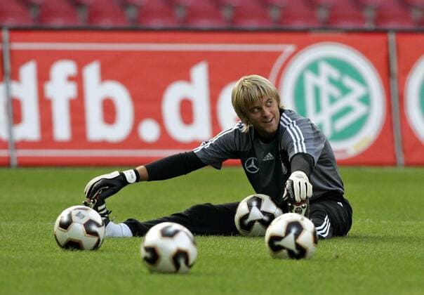 Torwart Timo Hildebrand (Deutschland) - Dehnungsübung Fußball Herren Nationalmannschaft 2005, Training, Nationalmannschaft, Nationalteam, Einzelbild Bremen
