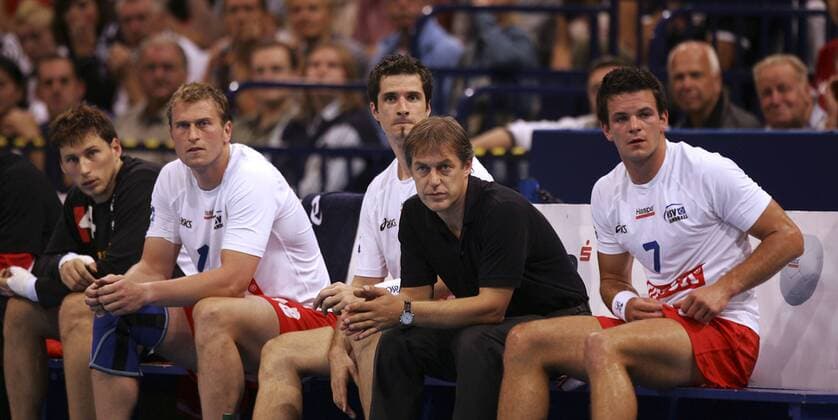 Die Bank des HSV Hamburg, v.re.: Matthias Flohr, Manager Dierk Schmäschke, Roman Pungartnik, Thomas Knorr und Branko Kokir Handball 1. BL Herren Saison 2005 2006, HSV Hamburg Gruppe Hamburg