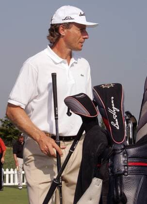 Bernhard Langer (Deutschland) mit Schlägerset von Ben Hogan Golf Herren Linde German Masters 2005, Golfen, European PGA Tour Einzelbild Gut Lärchenhof Köln Pulheim