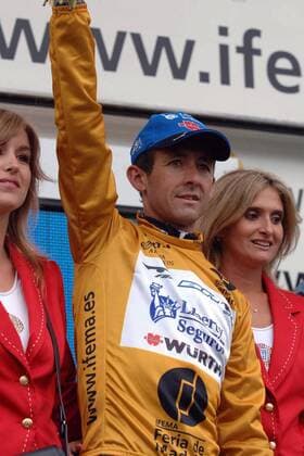 Roberto Heras (Spanien Liberty Seguros), Etappensieger der 15. Etappe der Vuelta 2005, übernimmt das Goldene Trikot -  Radsport Herren Vuelta a Espana 2005, Spanienrundfahrt, ProTour, Straßenradsport, Straße, Rad Gruppe 15. Etappe: Cangas de Onis - Valgrande Pajares Freude,