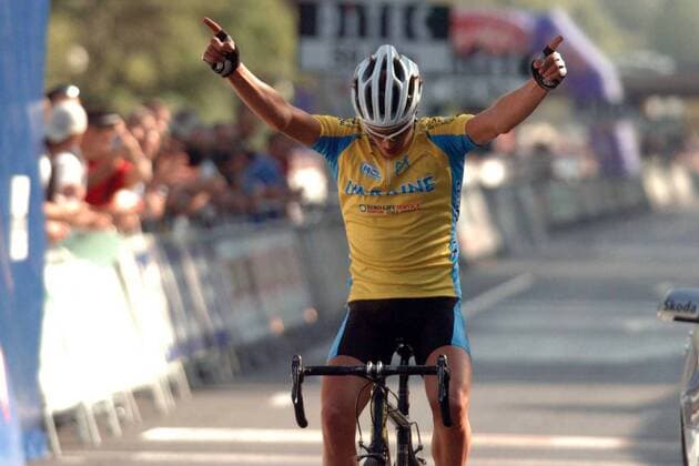 Dmytro Grabovskyy (Ukraine) gewinnt die U 23 WM 2005 -  Radsport WM Herren Weltmeisterschaft 2005, Straßenradsport, Straße, Rad, U23, U 23, Nationaltrikot, Einzelbild Madrid Begeisterung, Freude,