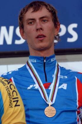Der Drittplatzierte Evgeny Popov (Rußland) bei der Siegerehrung der U 23 WM 2005 -  Radsport WM Herren Weltmeisterschaft 2005, Straßenradsport, Straße, Rad, U23, U 23, Nationaltrikot, Porträt Madrid