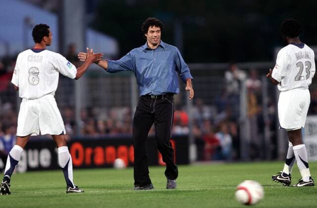 Ex Nationalspieler Rai (Brasilien, Mitte) begrüßt die Spieler seines alten Vereins - Li. Edouard Cisse, re. Modeste M Bami (beide Paris St. Germain) Fußball Herren Ligue Une 2005 2006, 1. Französische Liga, Paris Saint Germain, PSG Gruppe pan10901 Le Mans  