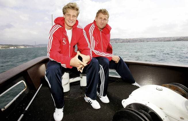 Marcell Jansen (li.) und Lukas Sinkiewicz (beide Deutschland) gut gelaunt während eines Bootsausflugs auf dem Bosporus Fußball Länderspiel Herren Länderspiel 2005, Freundschaftsspiel, Test, Testspiel, Deutschland Gruppe Istanbul