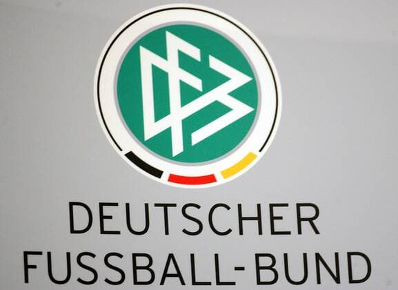 Logo und Schriftzug des DFB Fußball Herren Nationalmannschaft 2005, Nationalteam Einzelbild Hamburg
