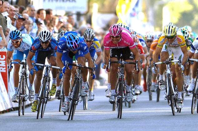 Erik Zabel (Deutschland T Mobile, 2.v.re.) gewinnt Paris - Tours 2005 vor Daniele Bennati (Italien Lampre Caffita, 3.v.li.), gefolgt von Allan Davis (Australien Liberty Seguros, 2.v.li.), Robbie McEwen (Australien ... -  Radsport Herren Paris - Tours 2005, ProTour, Straßenradsport, Straße, Rad Gruppe Tours Anstrengung, Dynamik,