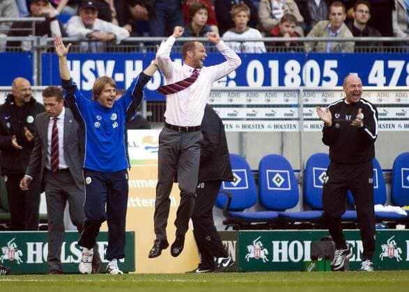 Trainer Holger Fach (re.) und Co Trainer Michael Oenning (beide Wolfsburg) - Schlussjubel Fußball 1. BL Herren Saison 2005 2006, VfL Wolfsburg Totale Hamburg Begeisterung, Freude,