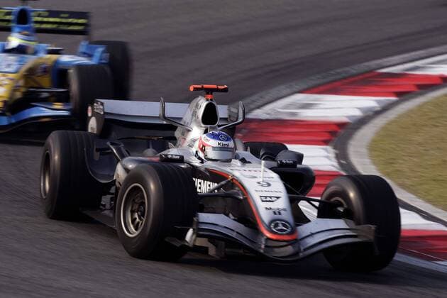 Kimi Räikkönen (Finnland McLaren Mercedes) in seinem Boliden Motorsport Grand Prix Herren Großer Preis von China 2005, Formel 1 Weltmeisterschaft, F1, F, GP, WM Einzelbild Shanghai