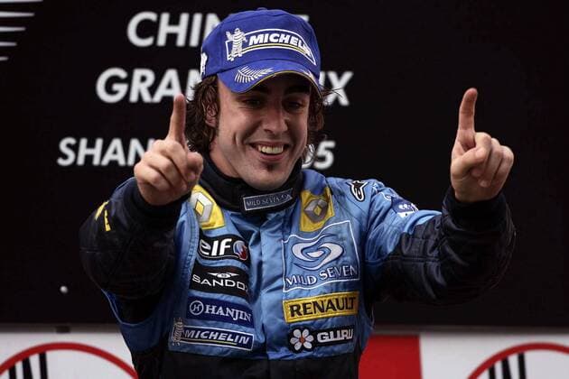 Fernando Alonso (Spanien Renault) - Sieger des Großen Preises von China und Weltmeister 2005 Motorsport Grand Prix Herren Großer Preis von China 2005, Formel 1 Weltmeisterschaft, F1, F, GP, WM, Einzelbild Shanghai Freude, Begeisterung,