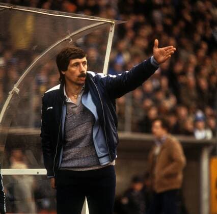 Trainer Dietmar Schwager (Schalke) unzufrieden Fußball 1. BL Herren Saison 1979 1980, FC Schalke 04, Mfdia Einzelbild Gelsenkirchen