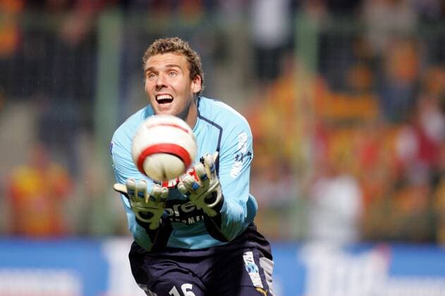 Torwart Damien Gregorini (Nizza) fängt sichtlich erfreut den Ball Fußball Herren Ligue Une 2005 2006, 1. Französische Liga, OGC Nice Einzelbild pan11109 Lens  