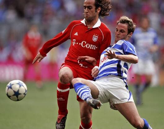 Ali Karimi (Bayern, li.) gegen Alexander Meyer (Duisburg) Fußball 1. BL Herren Saison 2005 2006, FC Bayern München - MSV Duisburg 4:0 Gruppe München Dynamik,