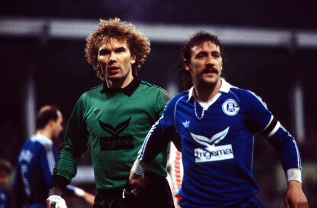 Torwart Norbert Nigbur und Bernd Thiele (beide Schalke) Fußball 1. BL Herren Saison 1980 1981, FC Schalke 04, Vdia Gruppe Krefeld