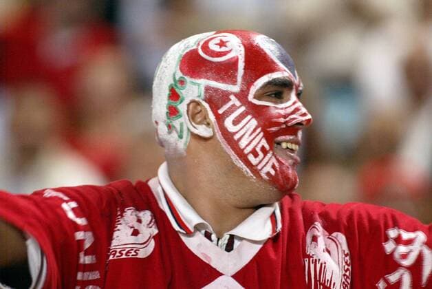 Tunesischer Fan mit Gesichtsbemalung Fußball Länderspiel Herren Weltmeisterschaftsqualifikation 2005, Qualifikation, Länderspiel, Nationalmannschaft, Nationalteam Einzelbild Tunis Freude,