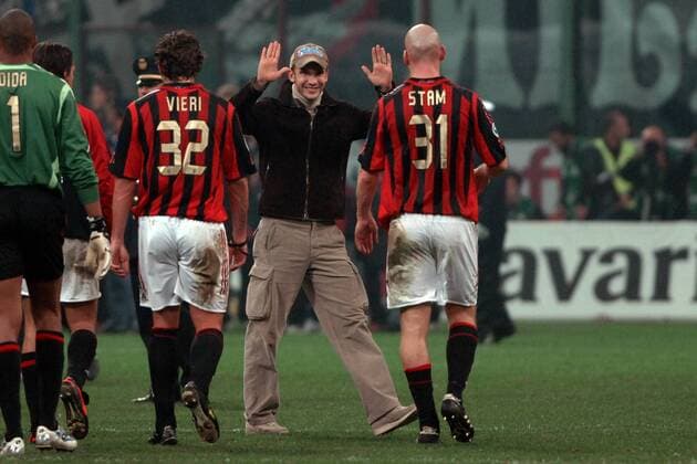 Andriy Shevchenko (Mitte) - Abklatschen mit Jaap Stam (re.) und Christian Vieri (alle Milan) Fußball Herren Serie A 2005 2006, 1. Italienische Liga, AC Mailand Gruppe Mailand Freude,
