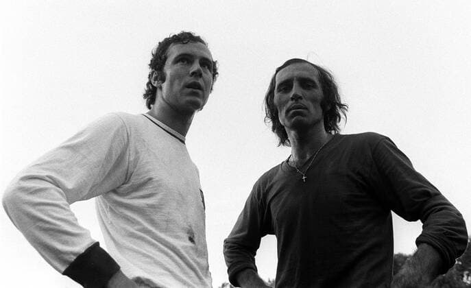 Franz Beckenbauer (Bayern, li.) neben seinem Bruder Walter Beckenbauer (München 1906) Fußball 1. BL Herren Saison 1971 1972, Test, Testspiel, SC München 1906 - FC Bayern München Gruppe München