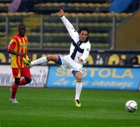 Domenico Morfeo (Parma) zieht ab-  Fußball Herren Serie A 2005 2006, 1. Italienische Liga, FC Parma - US Lecce 2:0 Einzelbild Parma Dynamik,